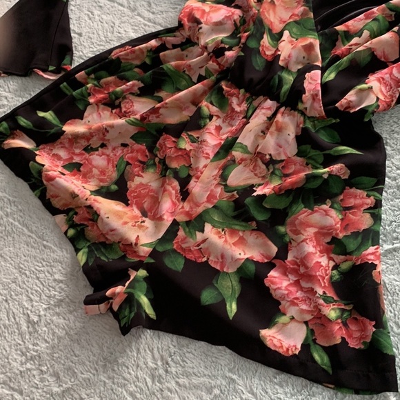 Luxxel Romper - Picture 10 of 12